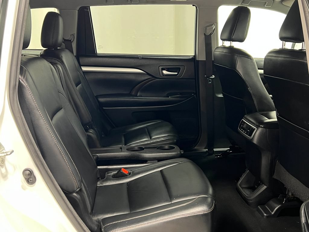 Used 2018 Toyota Highlander XLE AWD/4WD image 33