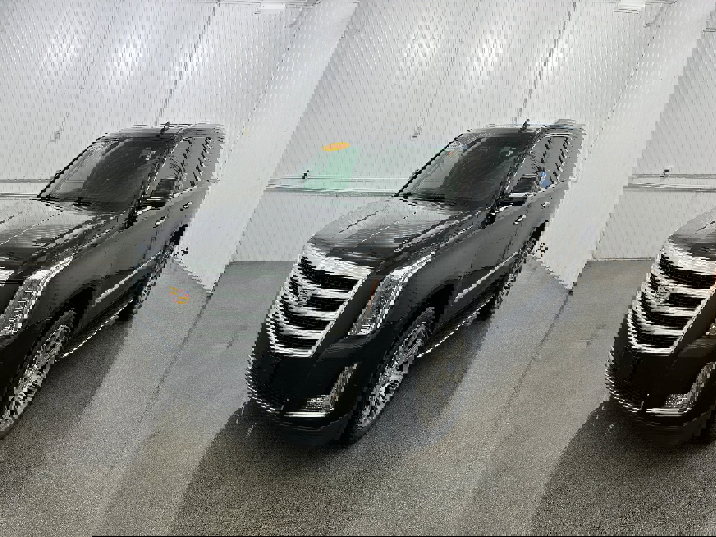 Used 2019 Cadillac Escalade Luxury AWD/4WD image 19