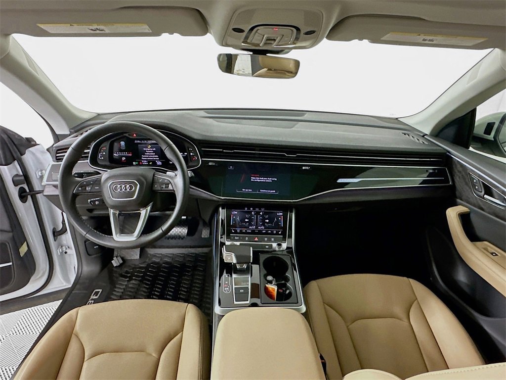Used 2025 Audi Q8 Premium Plus w/ Premium Plus Package image 3