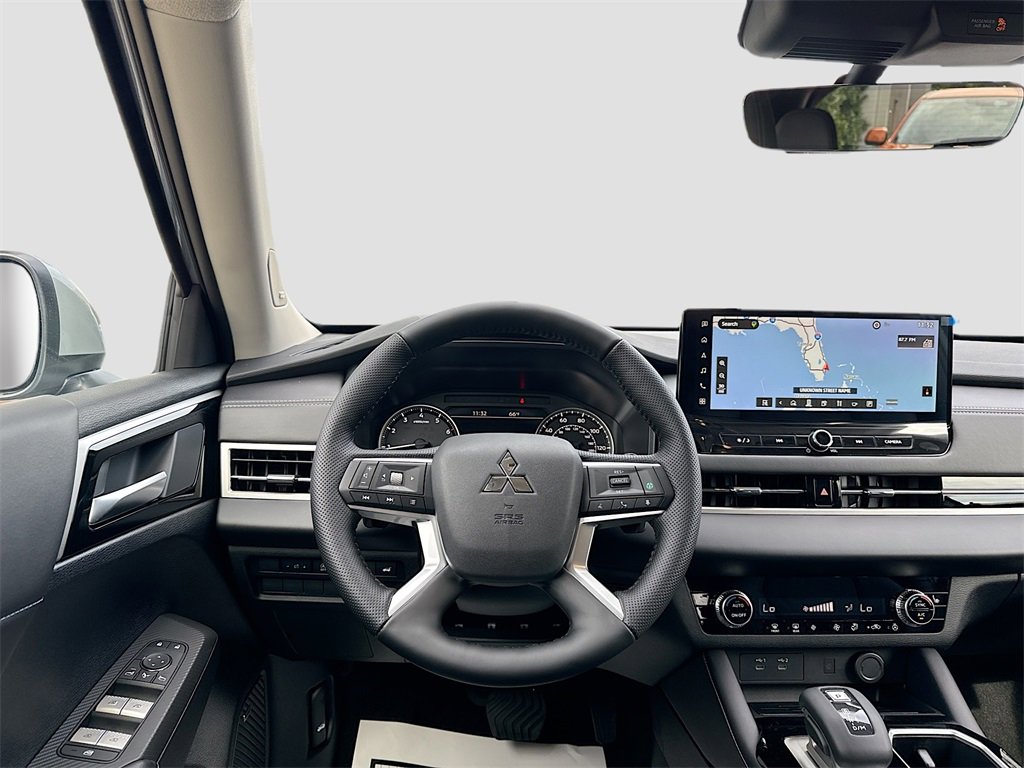 New 2026 Mitsubishi Outlander SE image 24