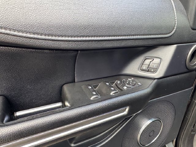 Used 2020 Ford Expedition Max XLT w/ Equipment Group 202A RWD image 5