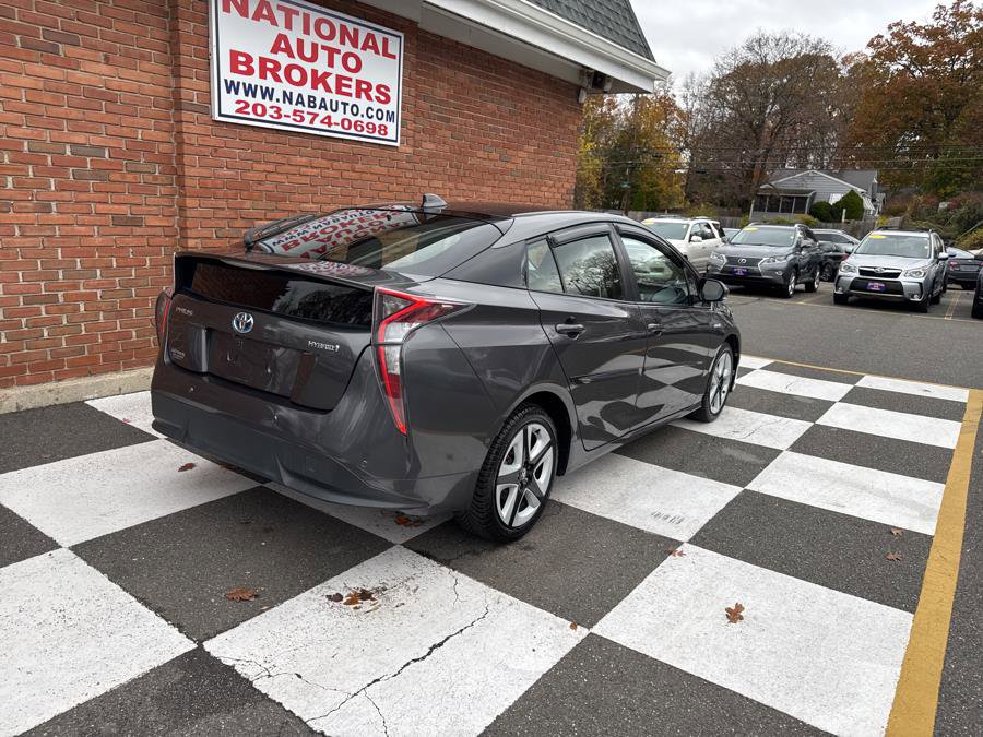 Used 2017 Toyota Prius Four Touring image 3