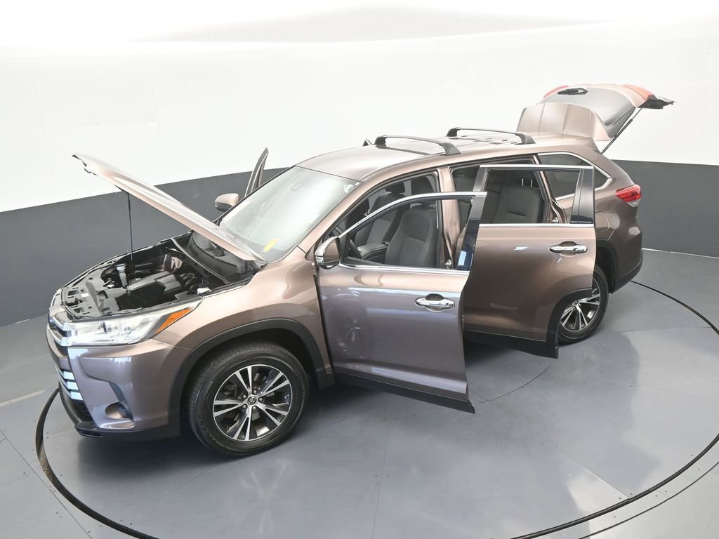 Used 2019 Toyota Highlander LE FWD image 62