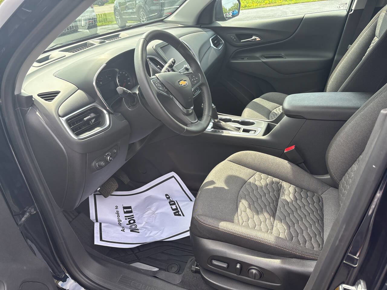 Used 2020 Chevrolet Equinox LT w/ Driver Convenience Package image 6