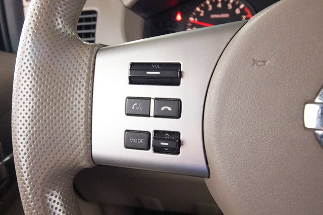 Used 2018 Nissan Frontier SV AWD/4WD image 16