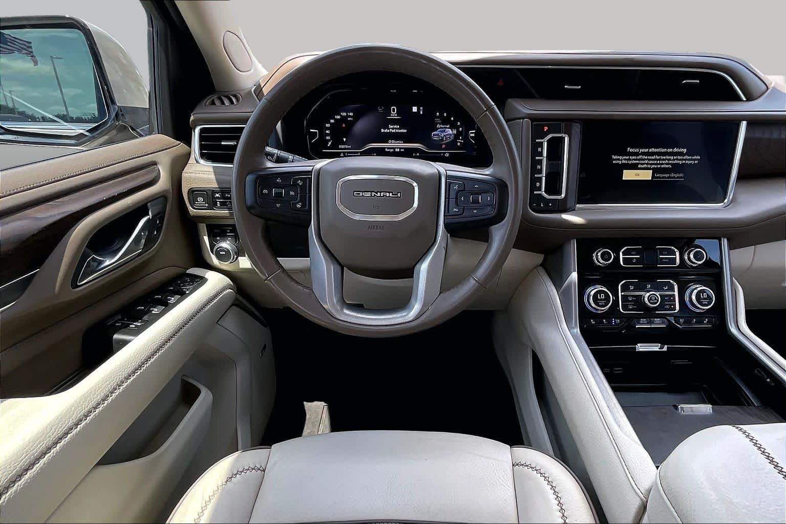 Used 2023 GMC Yukon Denali AWD/4WD image 6