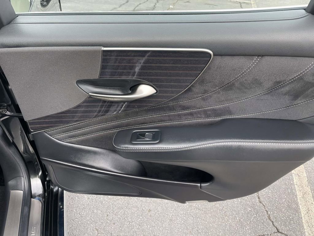 Used 2020 Lexus LS 500 w/ Accessory Package (Z2) image 45