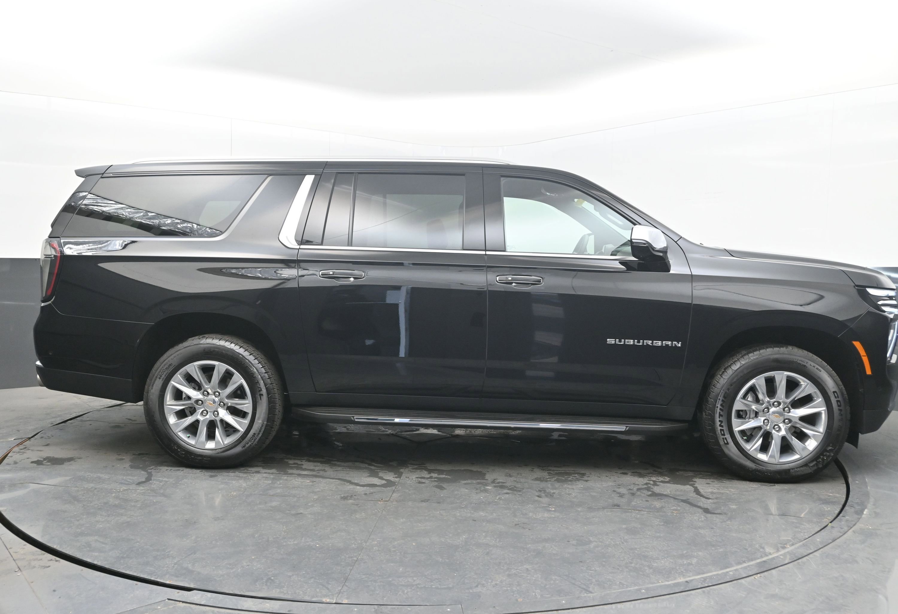 New 2026 Chevrolet Suburban Premier w/ Sun And Tow Package AWD/4WD image 10