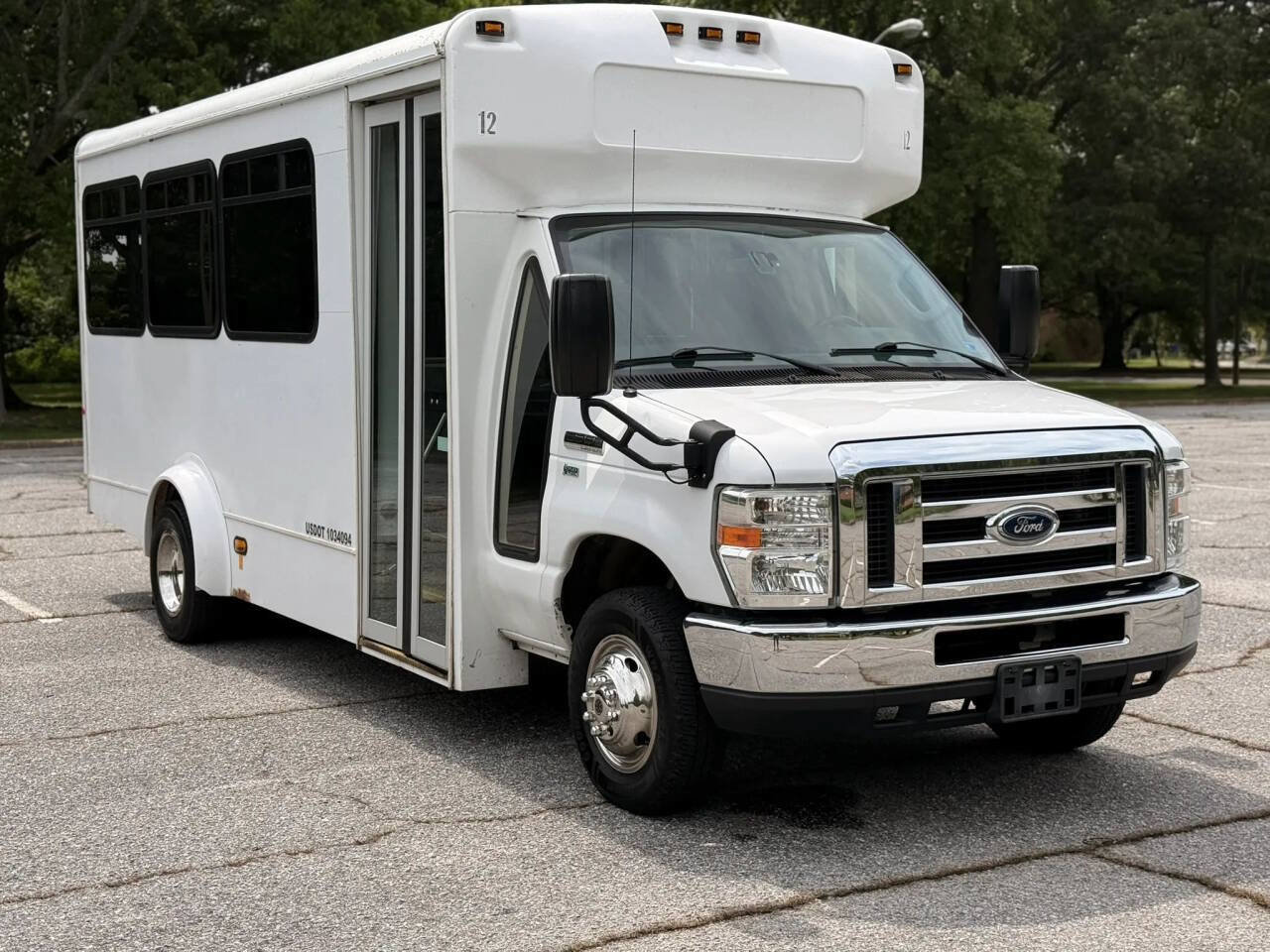 Used 2015 Ford E-350 and Econoline 350 Super Duty RWD image 7