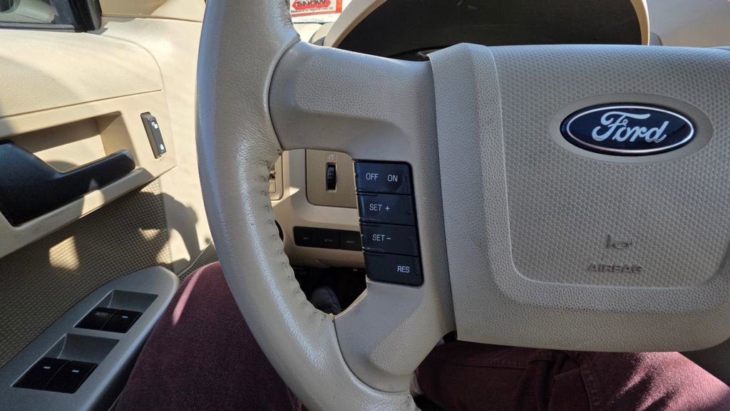 Used 2010 Ford Escape XLT image 22