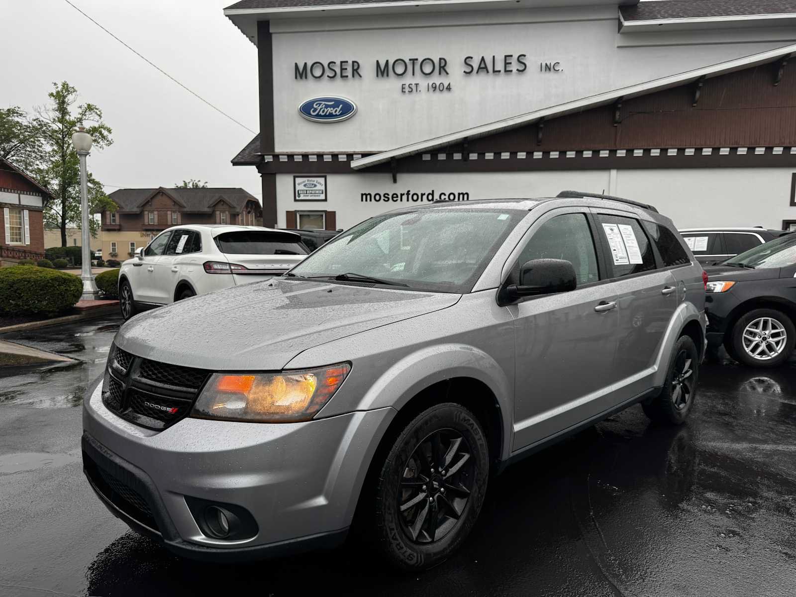 Used 2019 Dodge Journey SE w/ Premium Group FWD image 1