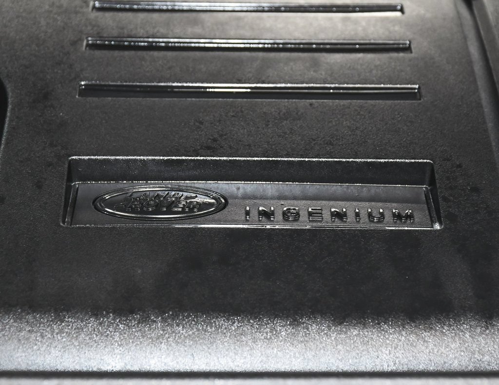 Used 2025 Land Rover Range Rover SE AWD/4WD image 76