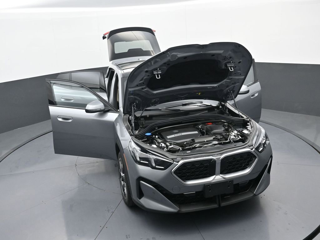 Used 2025 BMW X2 xDrive28i w/ Premium Package image 39