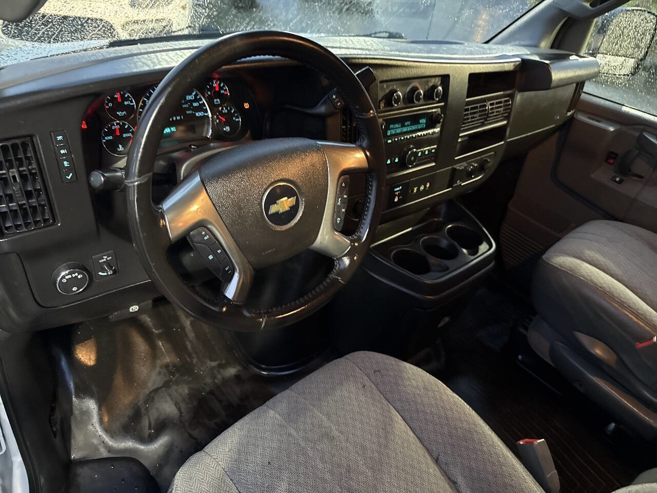 Used 2019 Chevrolet Express 3500 w/ Driver Convenience Package image 26