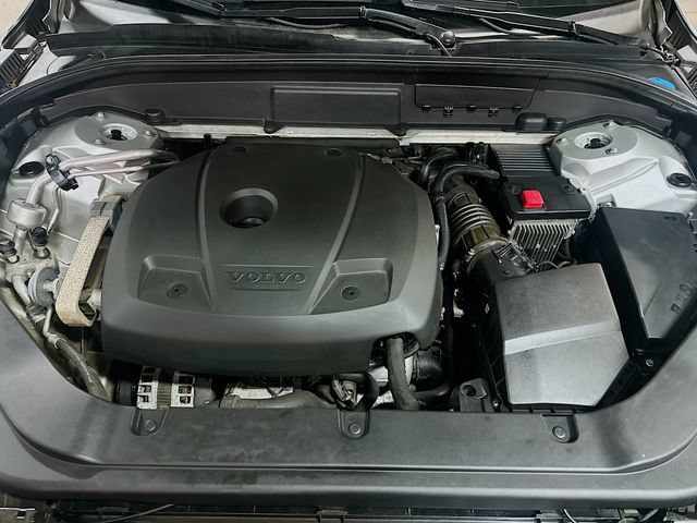 Used 2019 Volvo XC60 T6 Momentum w/ Multimedia Package AWD/4WD image 32