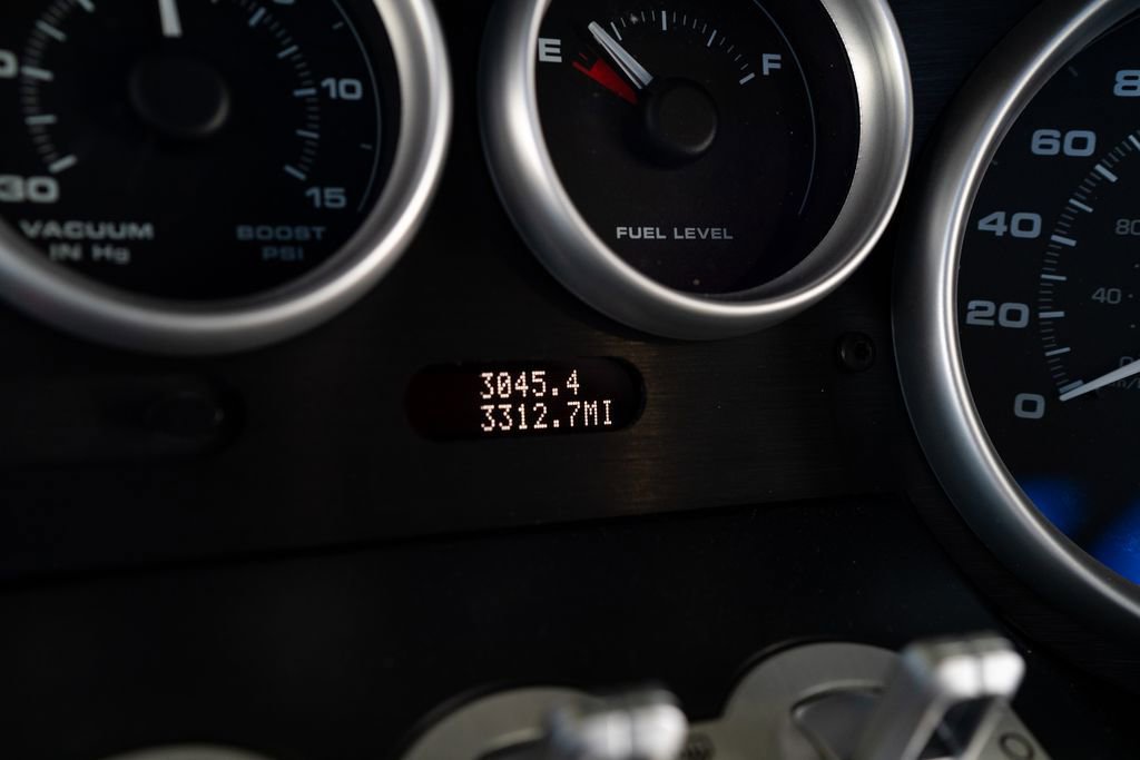 Used 2006 Ford GT RWD image 15