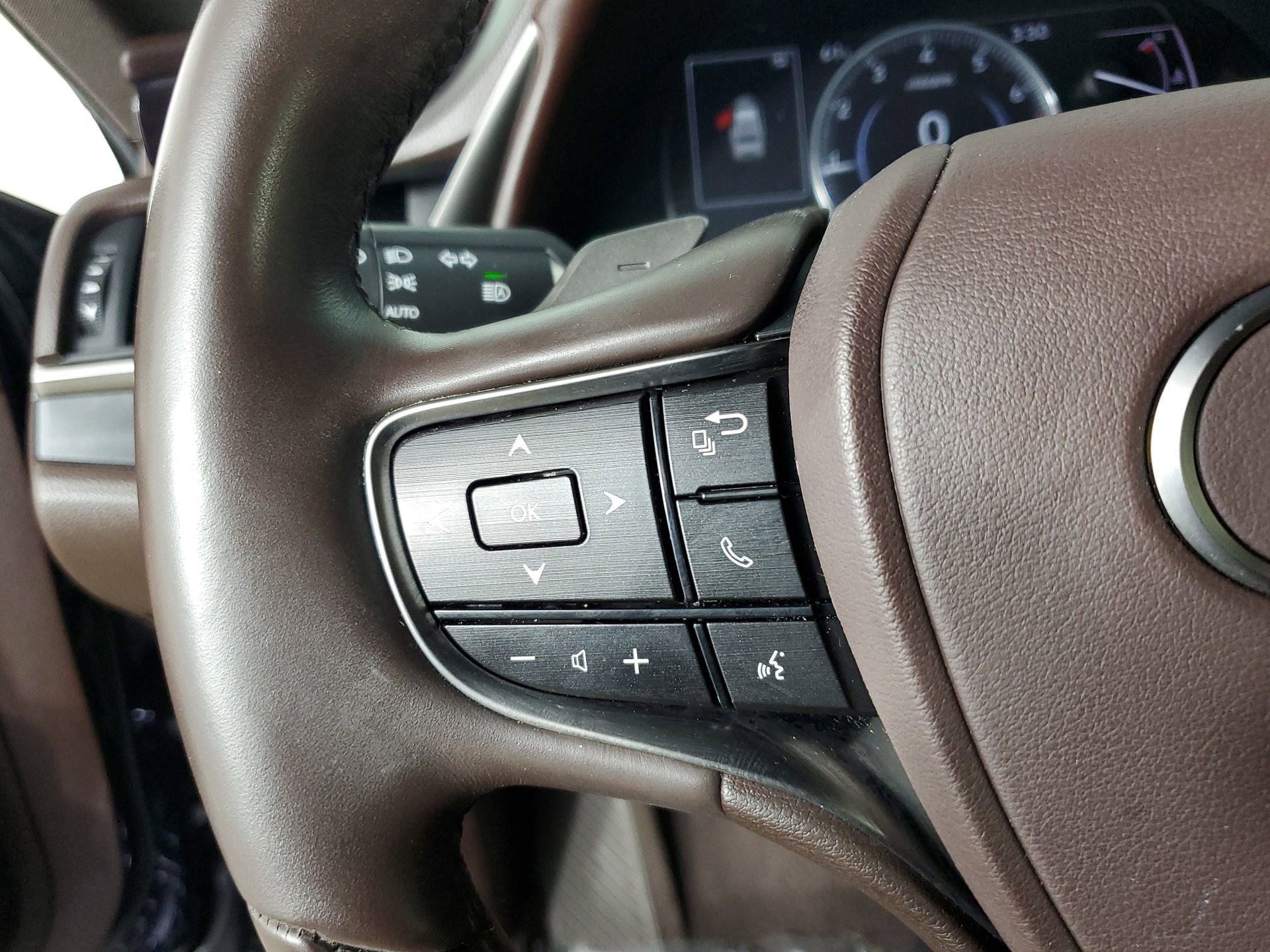 Used 2020 Lexus ES 350 w/ Premium Package image 33