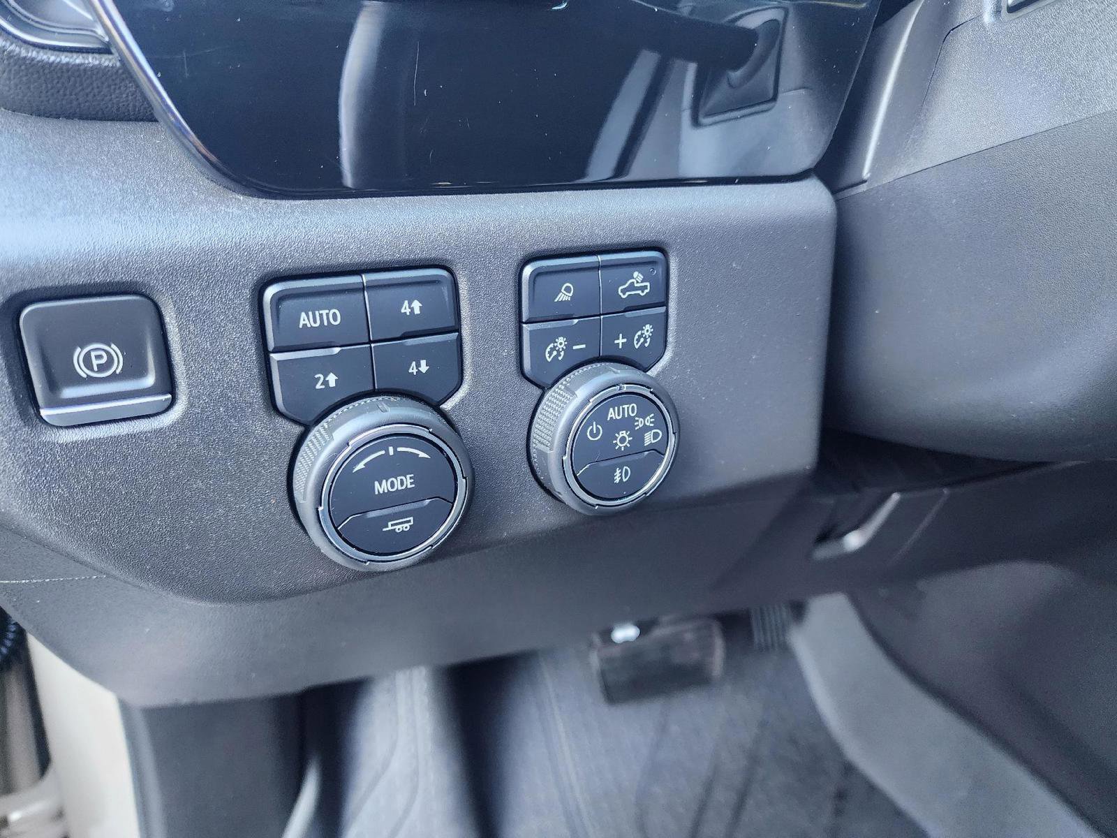 Used 2022 Chevrolet Silverado 1500 ZR2 image 16