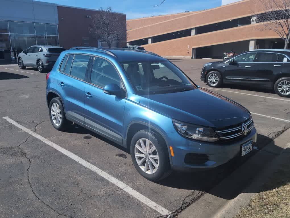 Used 2018 Volkswagen Tiguan Limited w/ Premium Package image 4