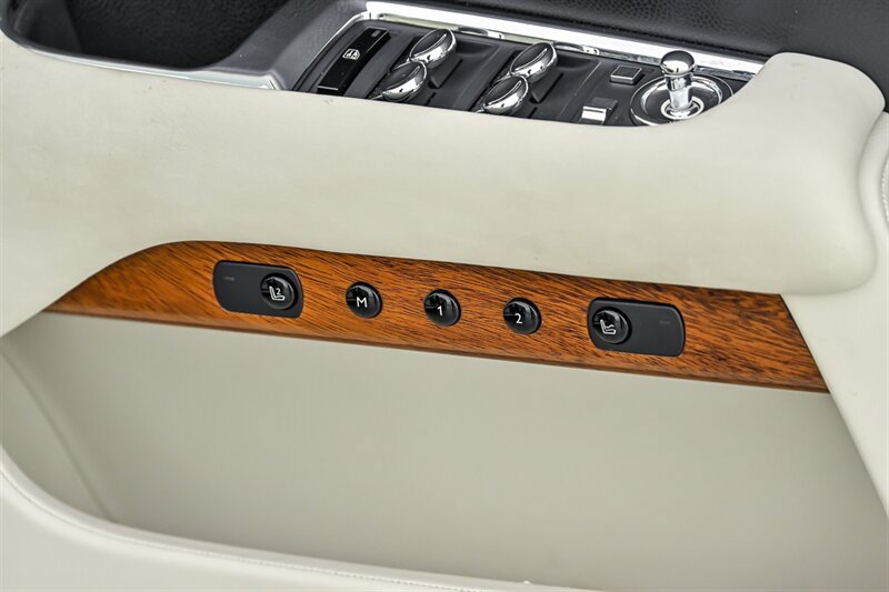 Used 2015 Rolls-Royce Wraith RWD image 13