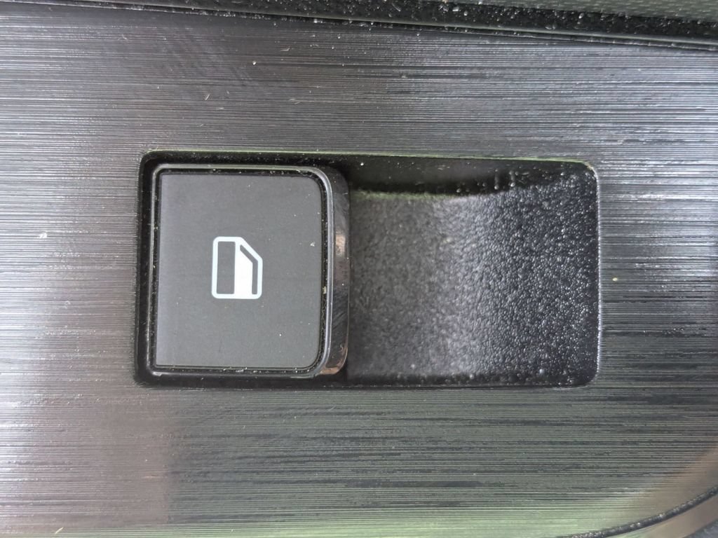 Used 2024 Nissan Rogue S AWD/4WD image 24