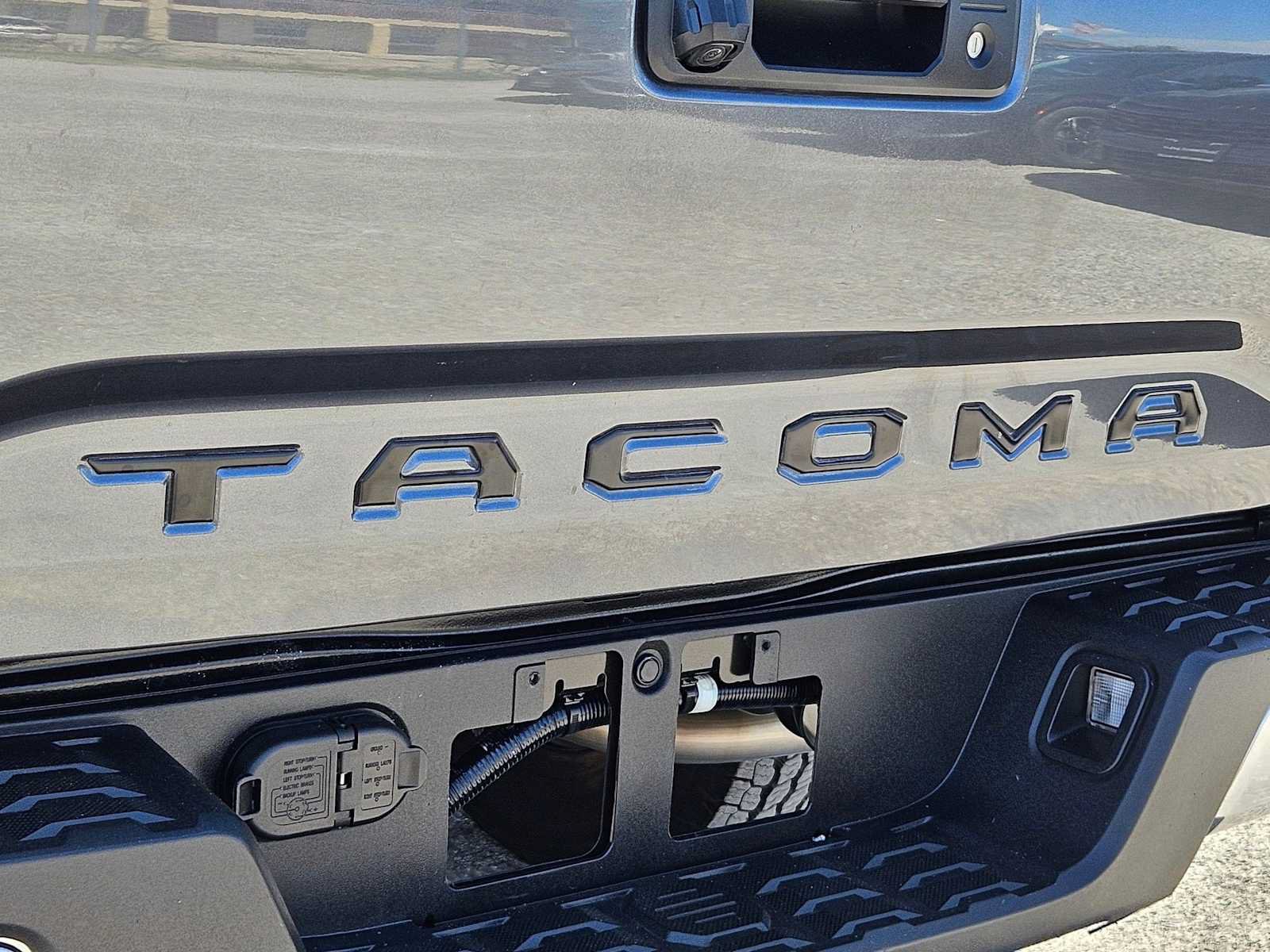 Used 2021 Toyota Tacoma TRD Off-Road AWD/4WD image 13