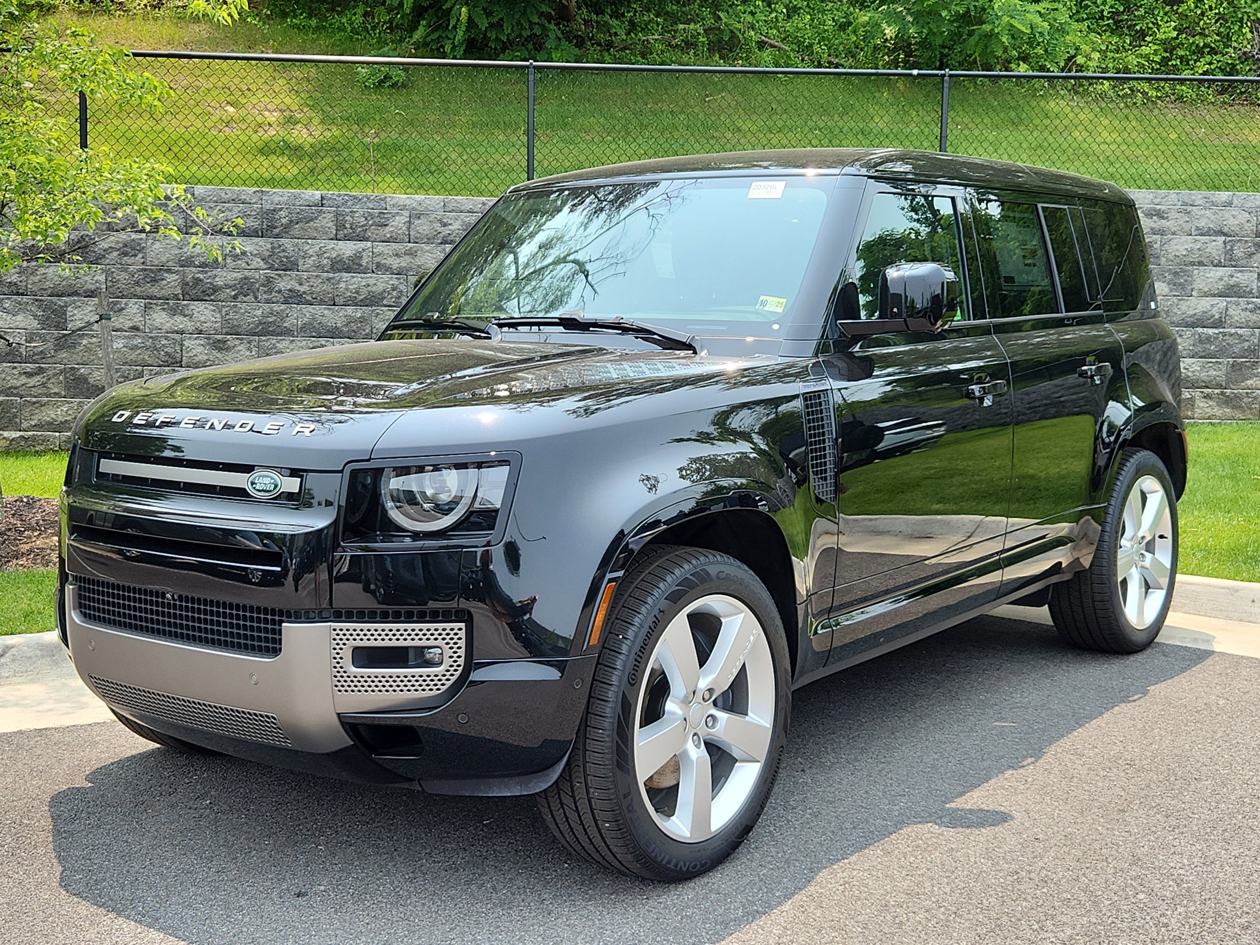 New 2025 Land Rover Defender 110 X-Dynamic SE