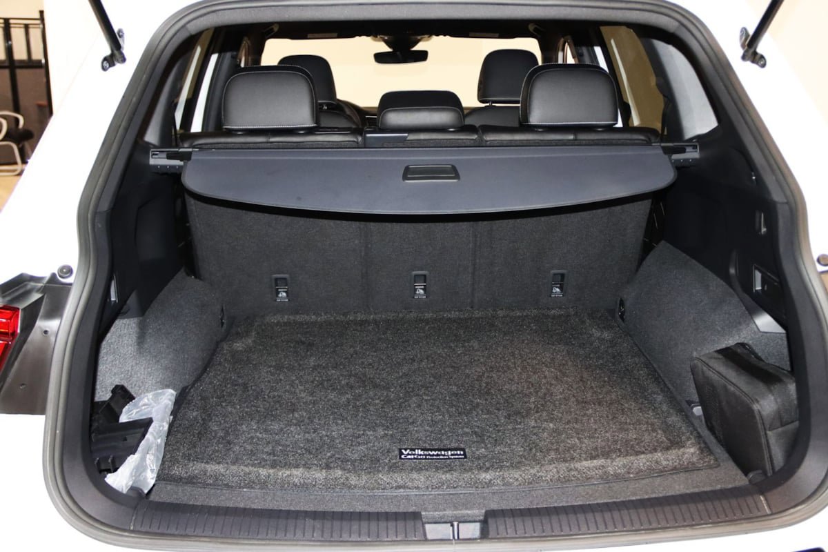 Used 2023 Volkswagen Tiguan SE R-Line AWD/4WD image 63