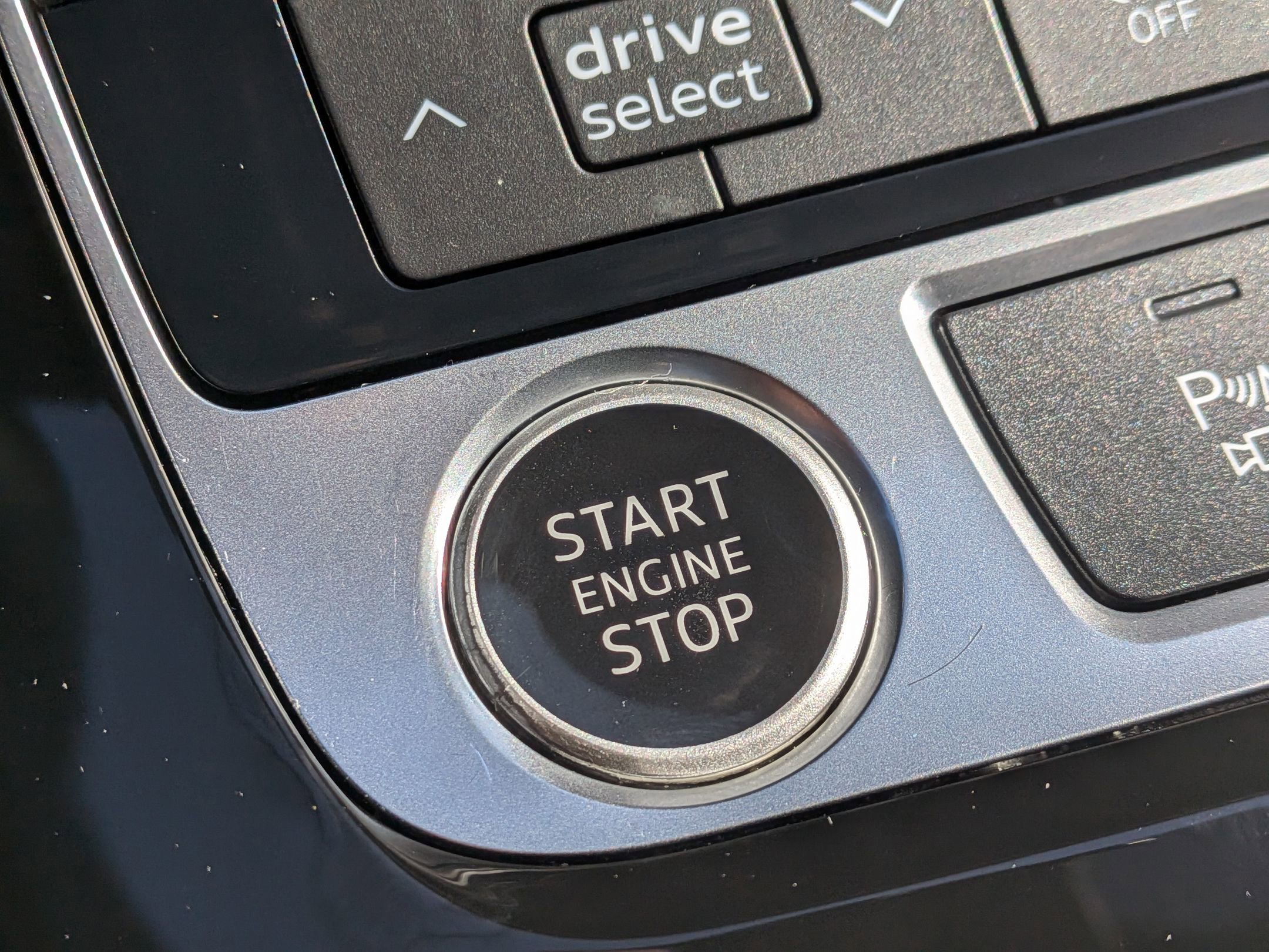 Used 2022 Audi Q8 Premium image 16