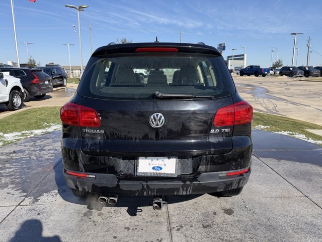 Used 2016 Volkswagen Tiguan S image 5