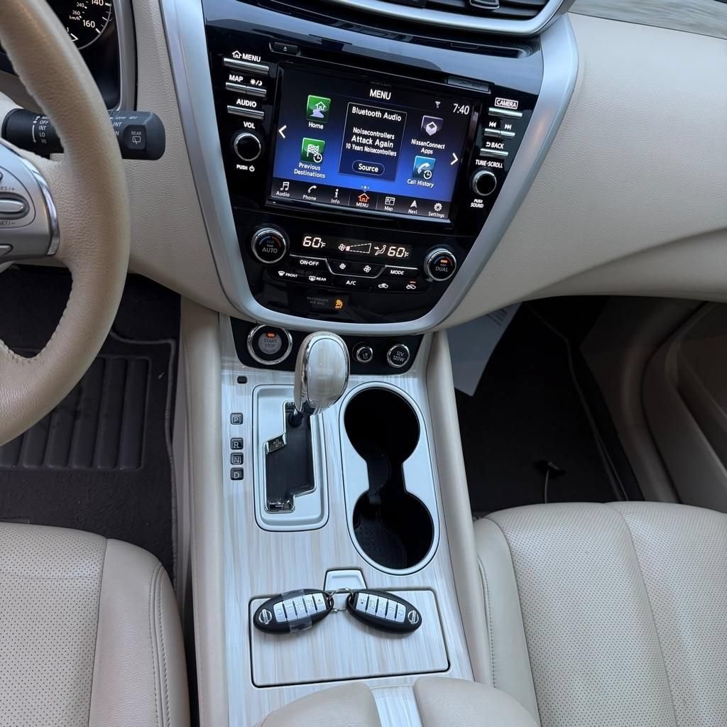 Used 2016 Nissan Murano Platinum w/ Platinum Technology Package FWD image 13