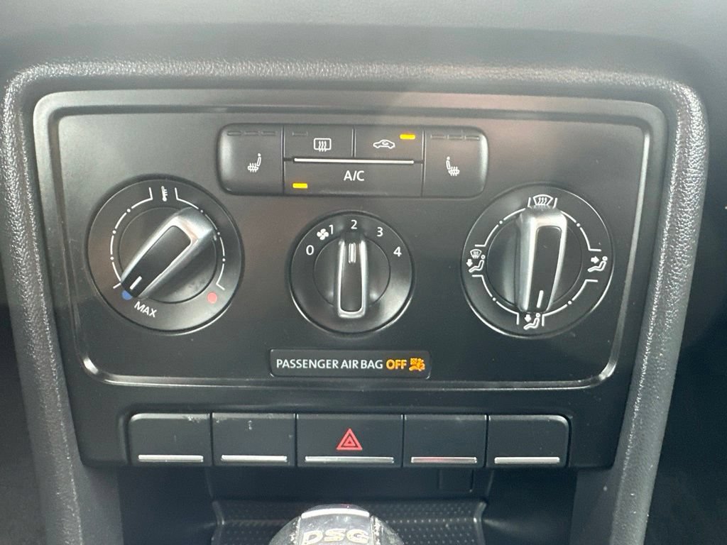 Used 2014 Volkswagen Beetle R-Line FWD image 20