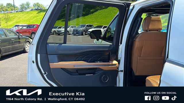 Used 2022 Ford Expedition Platinum AWD/4WD image 25