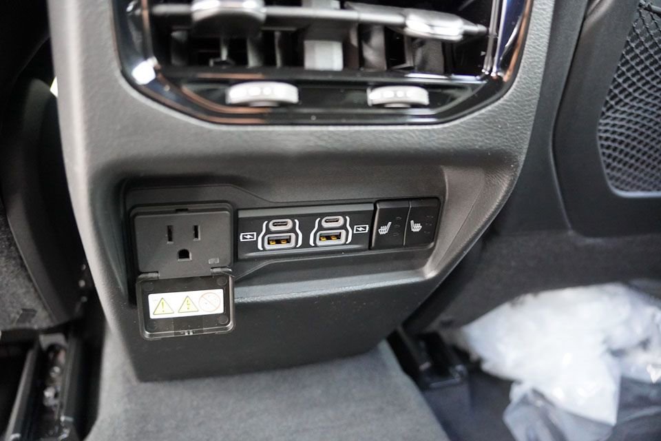 New 2025 Jeep Grand Cherokee Limited w/ Trailer Tow Package image 12