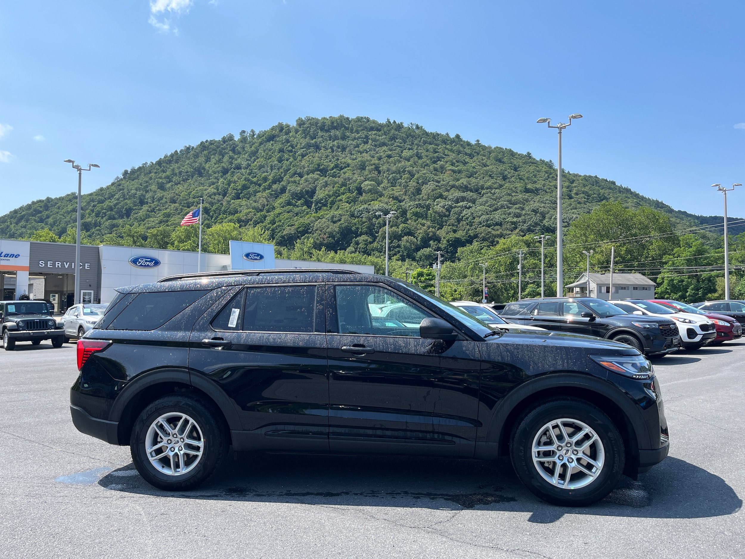 New 2026 Ford Explorer Active AWD/4WD image 5