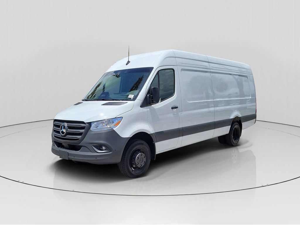 New 2025 Mercedes-Benz Sprinter 4500 image 3