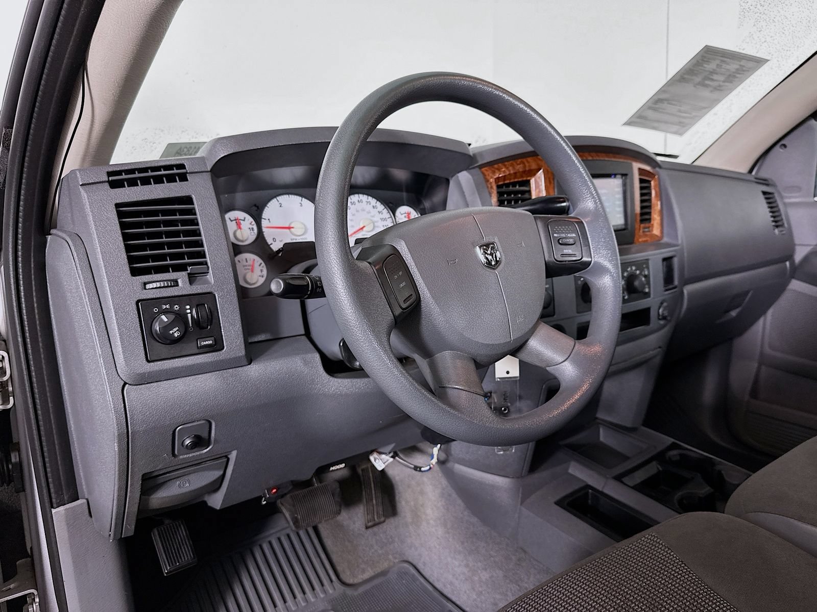 Used 2006 Dodge Ram 2500 Truck SLT AWD/4WD image 9