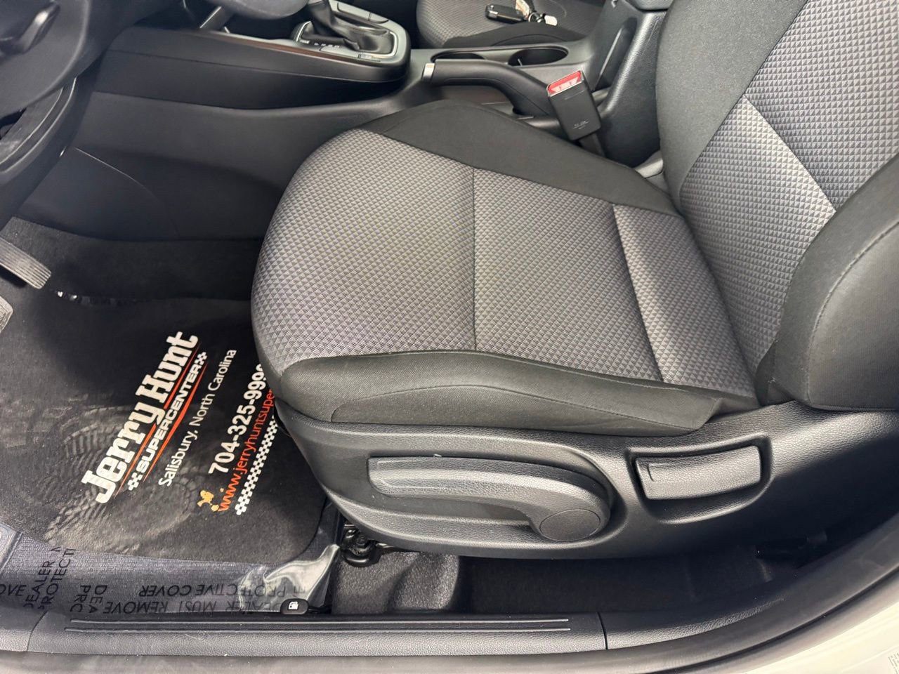 Used 2025 Kia Soul LX w/ LX Technology Package FWD image 19