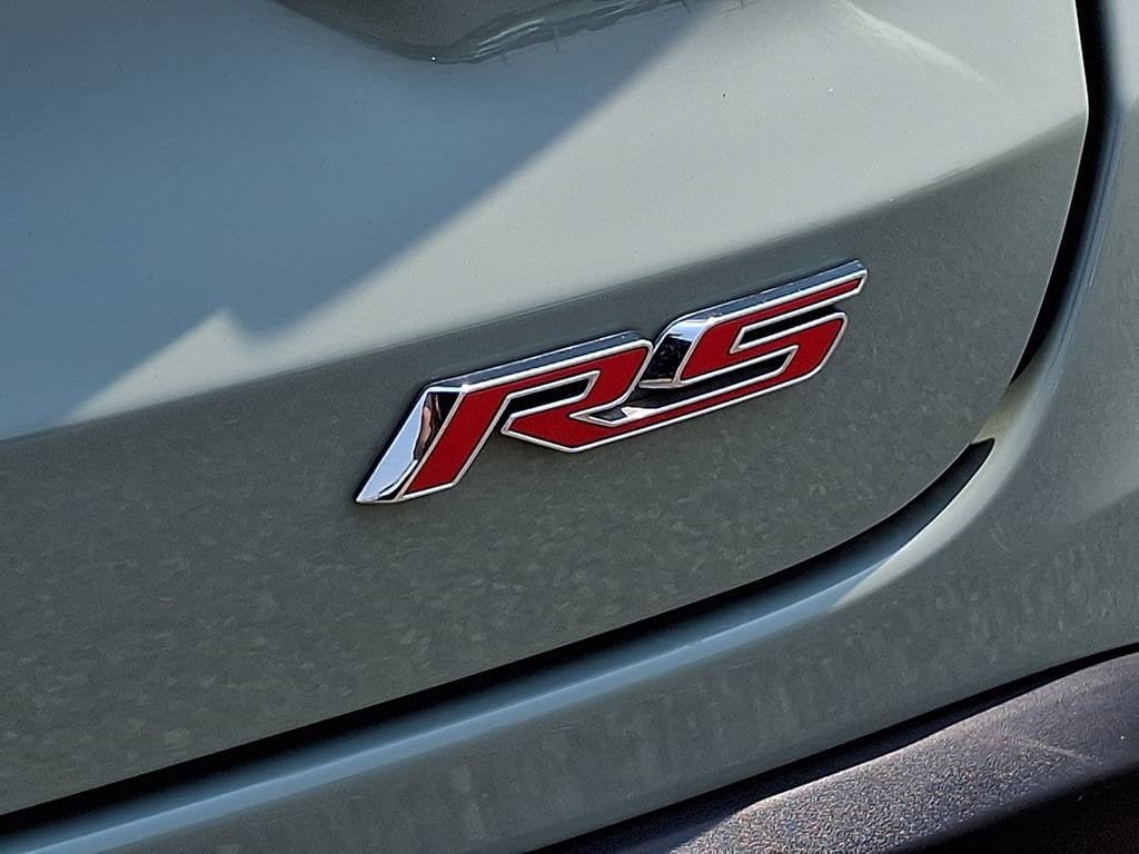 Certified 2024 Chevrolet Trax RS w/ Sunroof Package FWD image 35