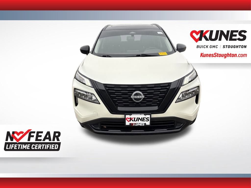 Used 2023 Nissan Rogue SV w/ SV Premium B Package image 4