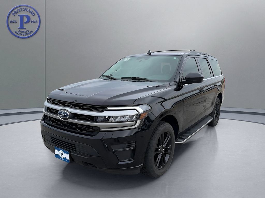 Used 2023 Ford Expedition XLT AWD/4WD image 3