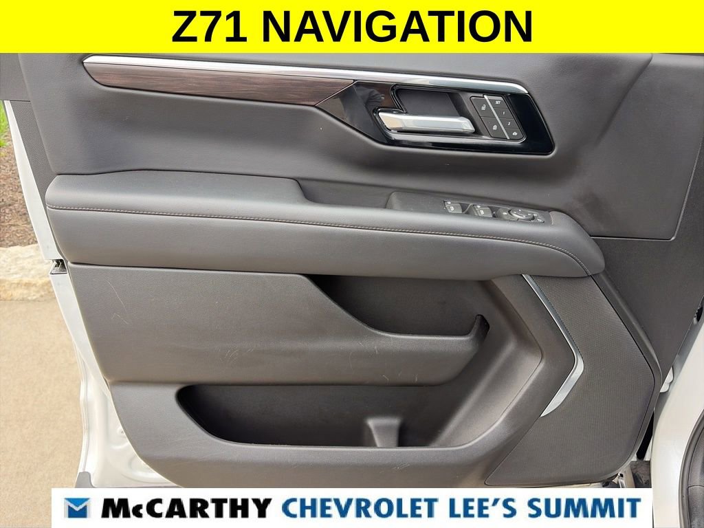 Used 2025 Chevrolet Suburban Z71 AWD/4WD image 53