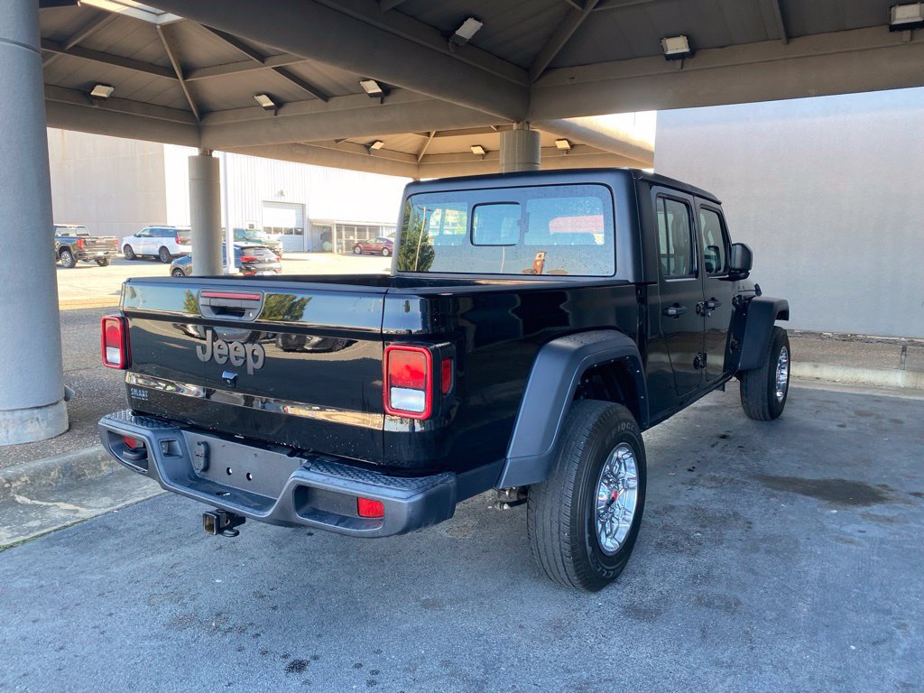 Used 2024 Jeep Gladiator Sport AWD/4WD image 7