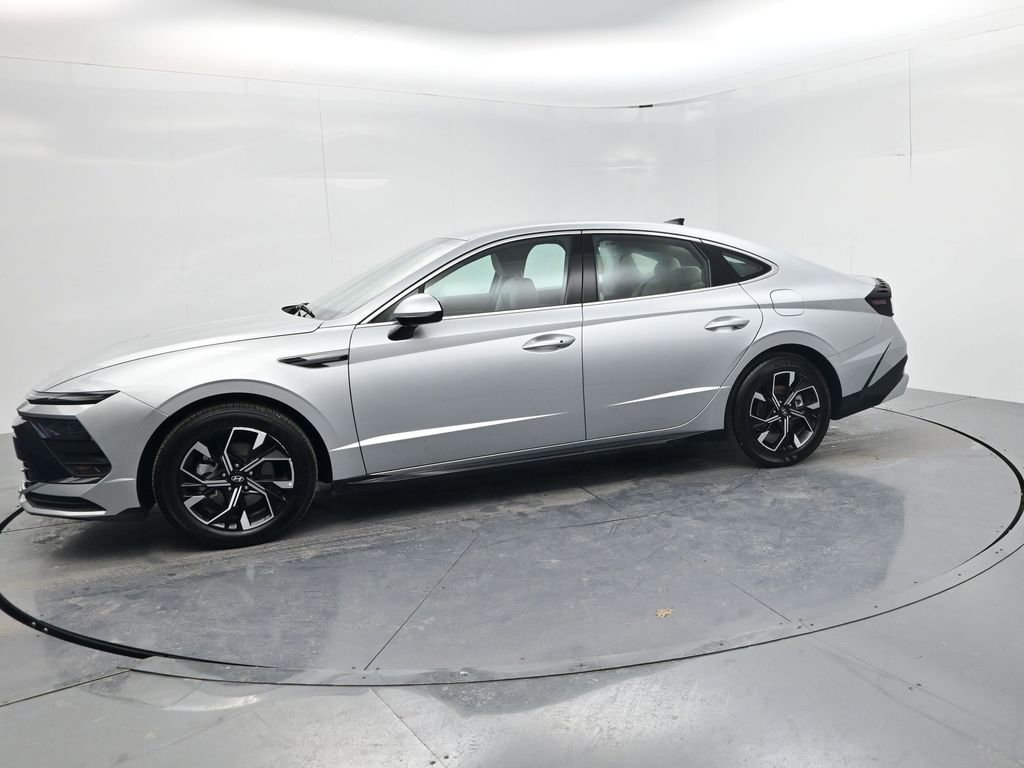 Used 2025 Hyundai Sonata SEL image 4