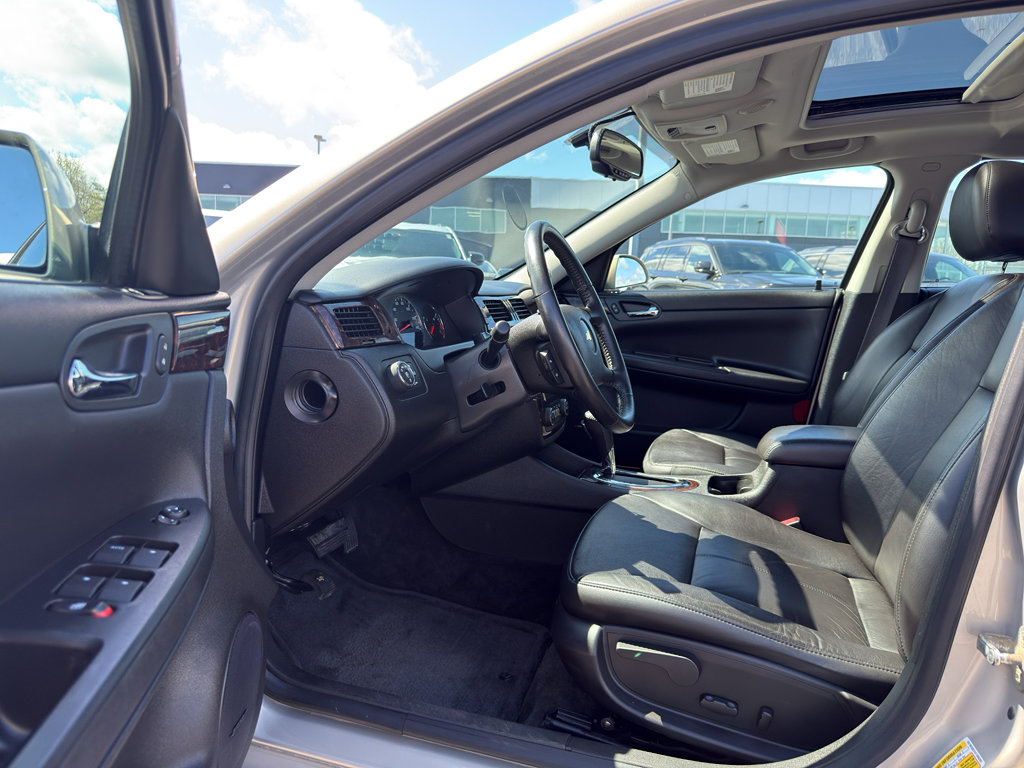 Used 2012 Chevrolet Impala LTZ FWD image 10