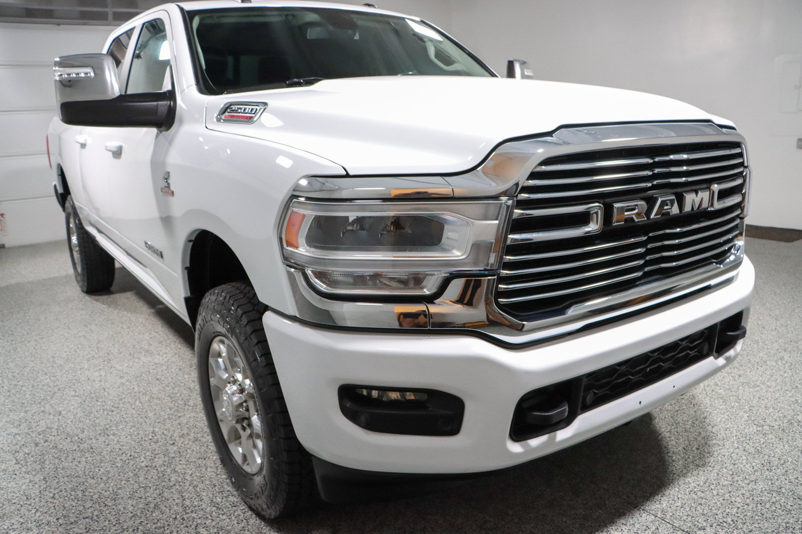 Used 2024 RAM 2500 Laramie AWD/4WD image 5