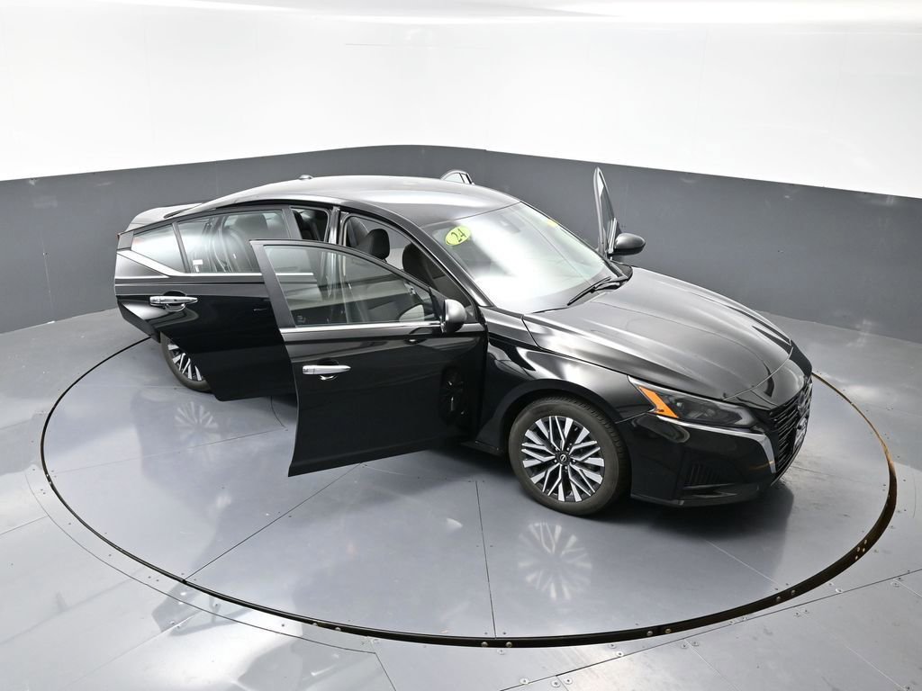 Used 2024 Nissan Altima 2.5 SV image 58