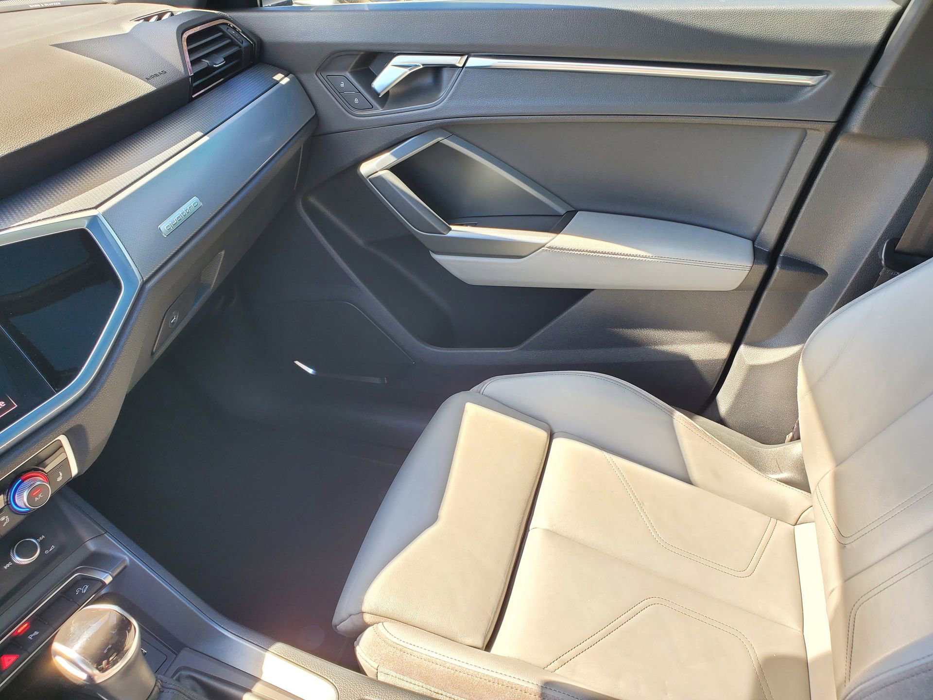 Used 2021 Audi Q3 2.0T Premium Plus w/ Premium Plus Package image 24