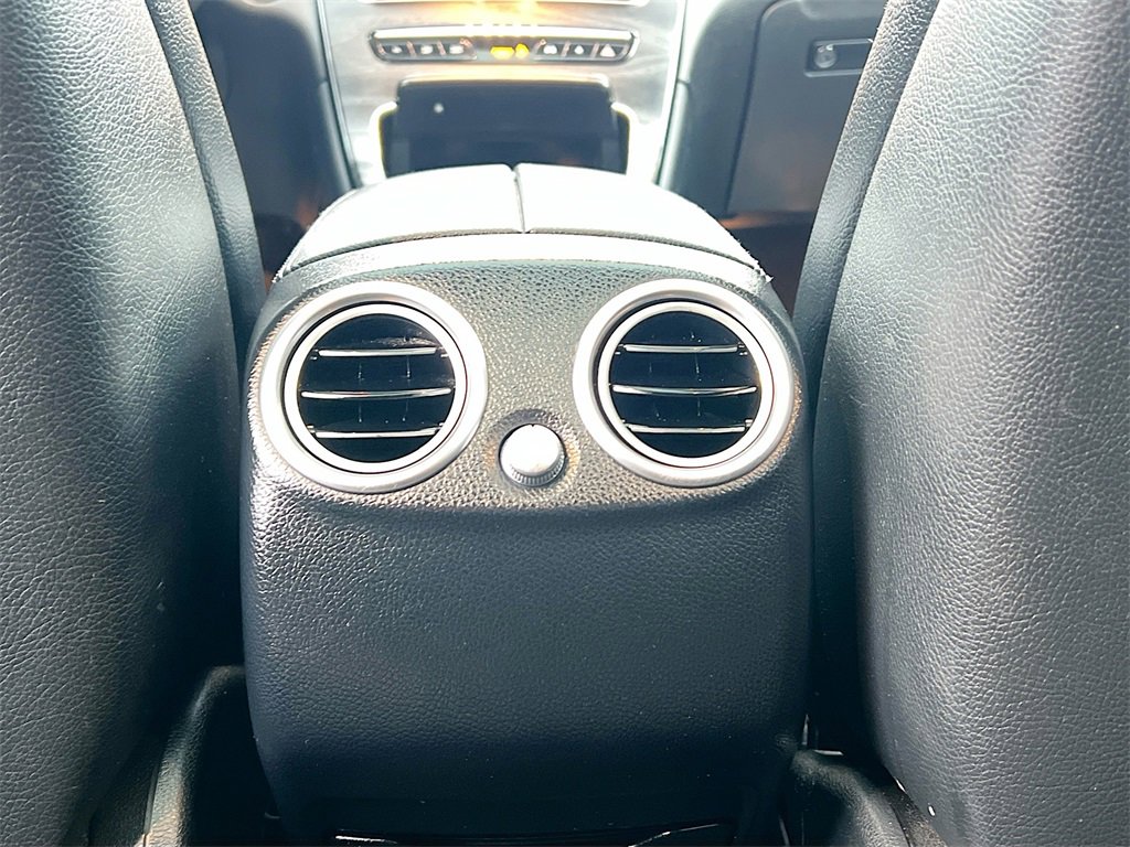 Used 2021 Mercedes-Benz GLC 300 4MATIC image 25