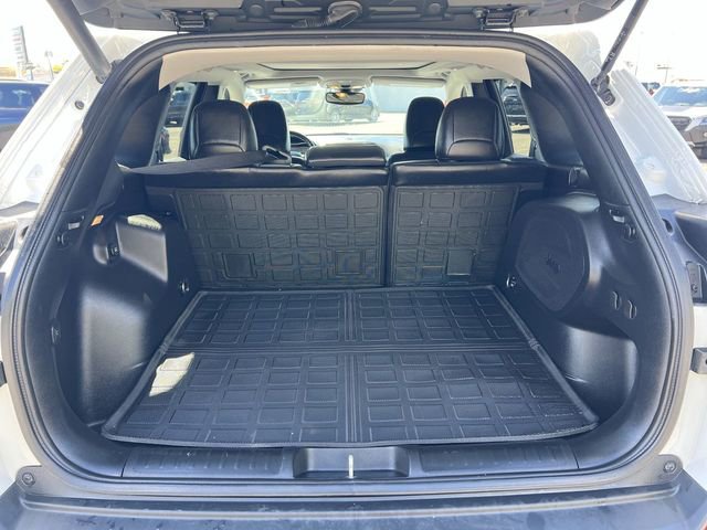 Used 2021 Jeep Cherokee Latitude Lux w/ Sun & Sound Group AWD/4WD image 24